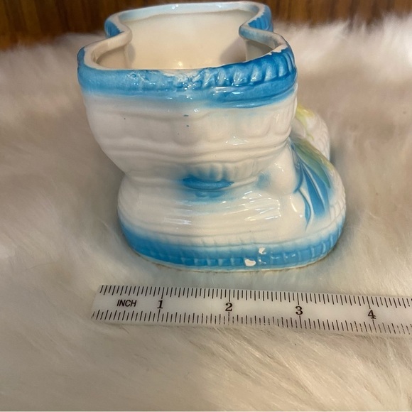 🛍️3/$30 Vintage blue & white ceramic baby booties planter made in Japan - Picture 8 of 11